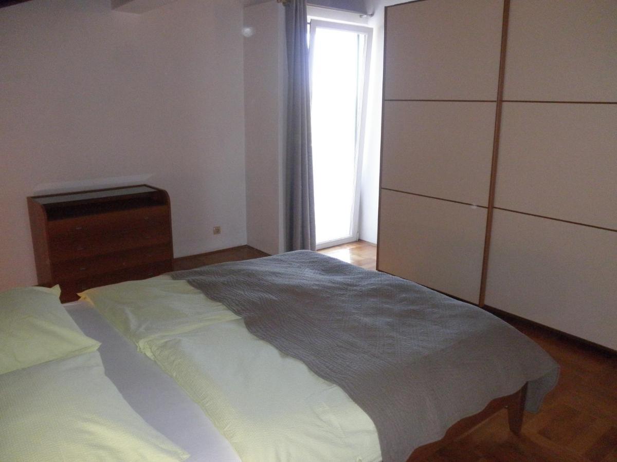 Apartment Preka Palit Exteriör bild