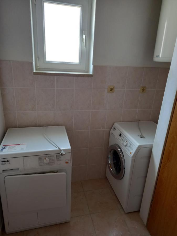 Apartment Preka Palit Exteriör bild