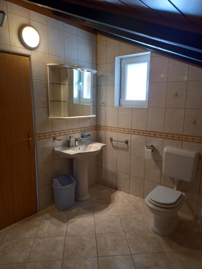 Apartment Preka Palit Exteriör bild