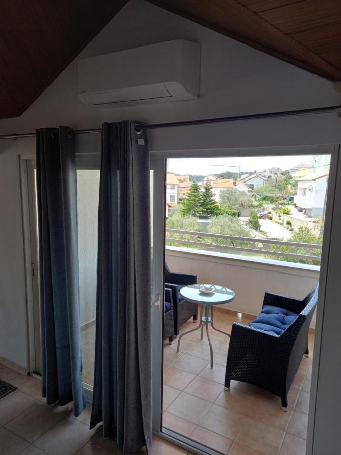 Apartment Preka Palit Exteriör bild