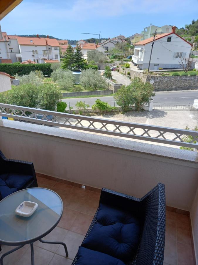 Apartment Preka Palit Exteriör bild